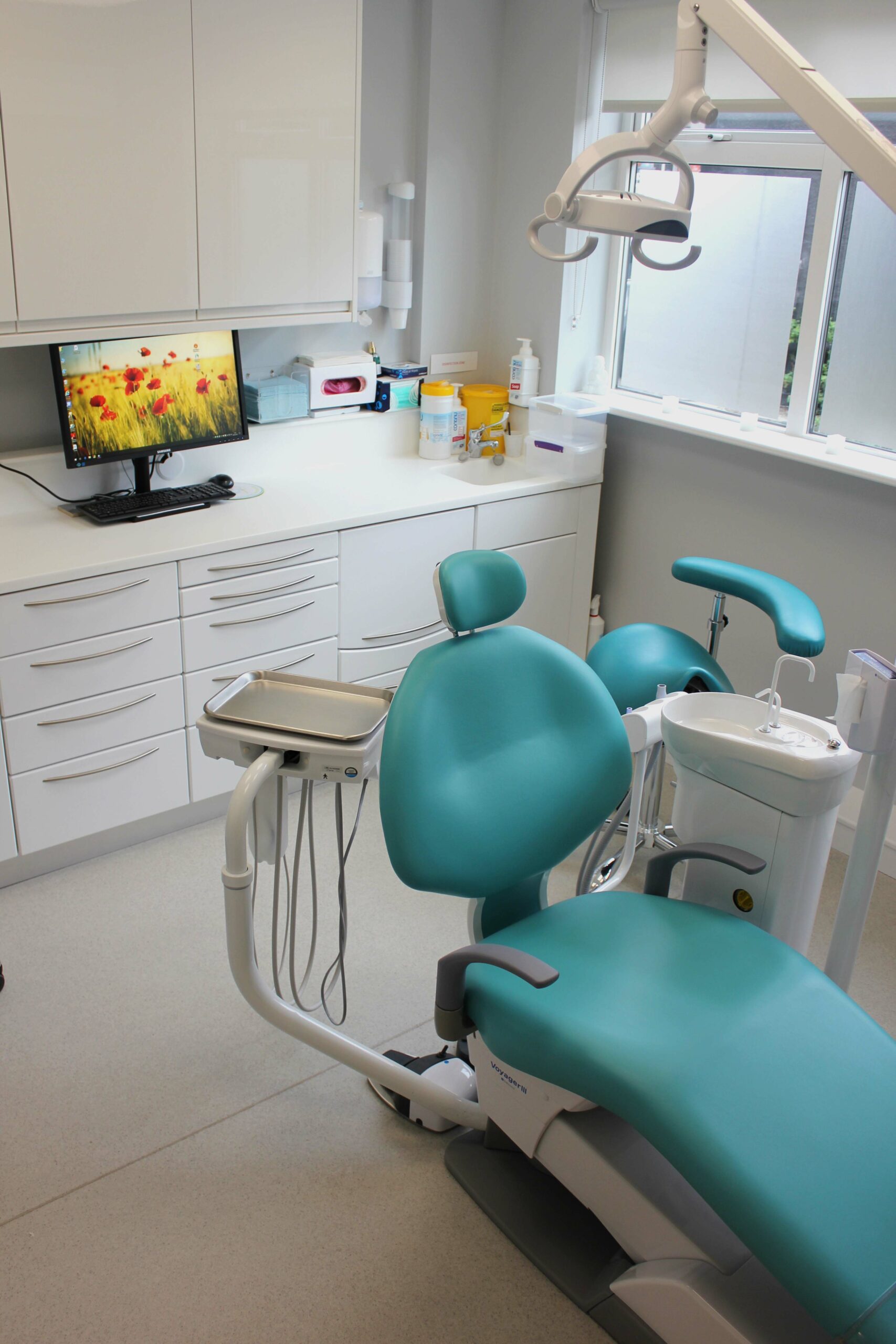 Claire Morrice Cobham Dental i Hague Dental Supplies